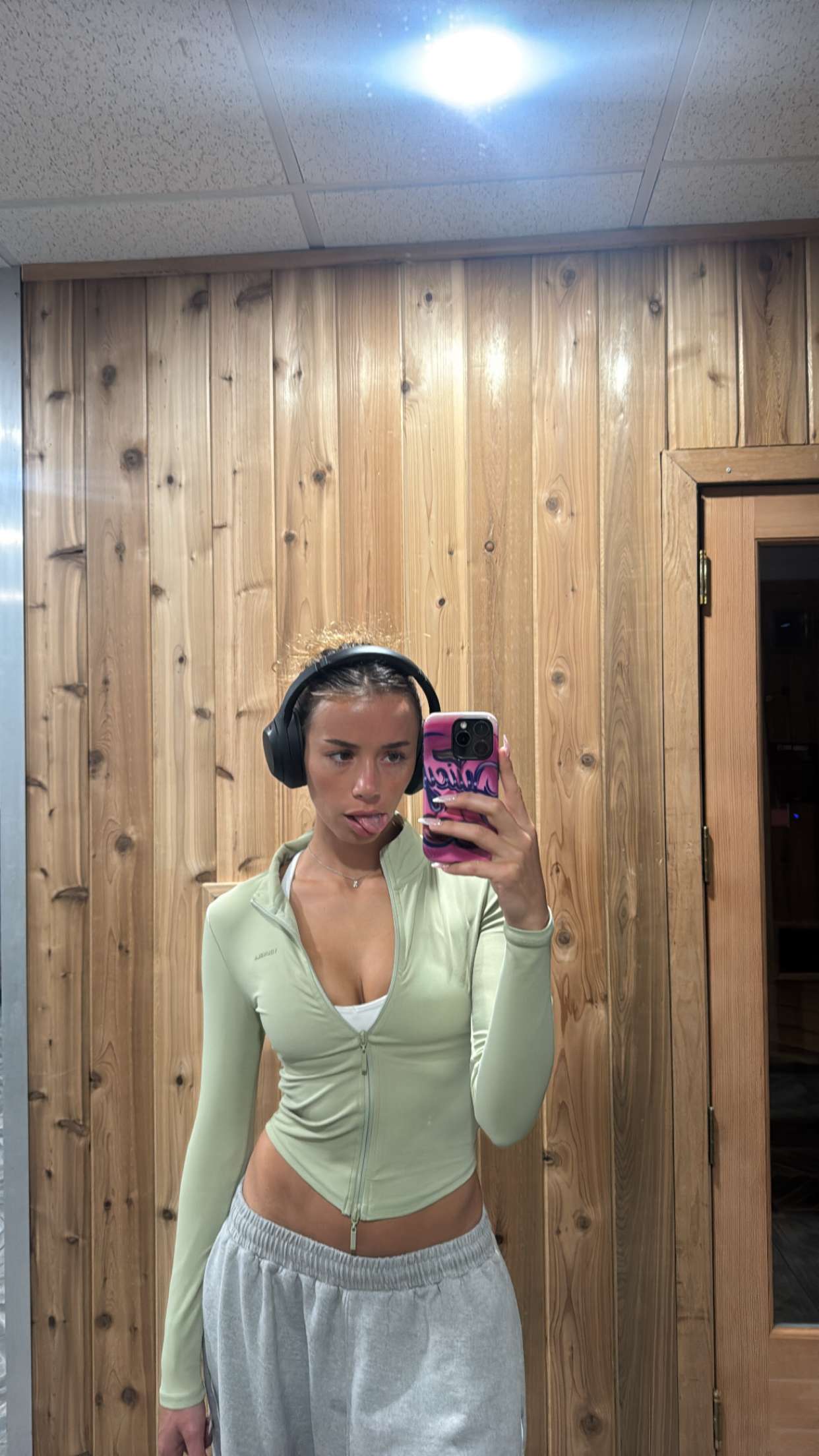 sadie.mckenna snapchat image archive image