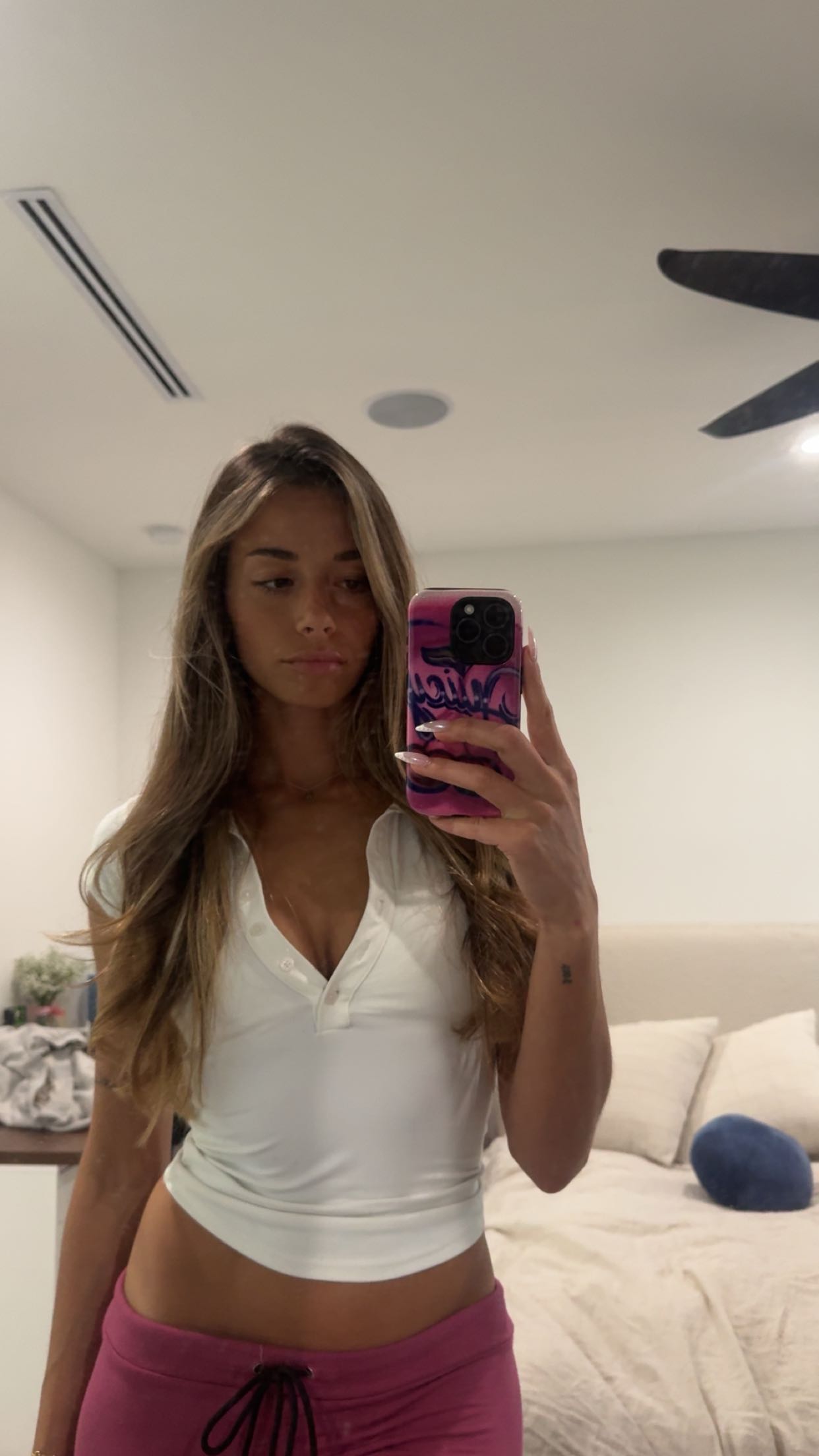 sadie.mckenna snapchat image archive image