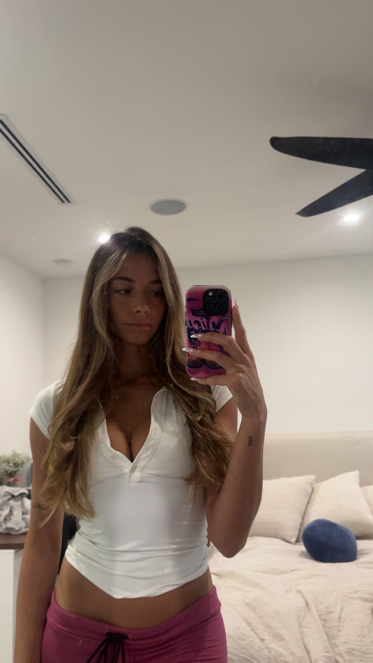 sadie.mckenna snapchat image archive image