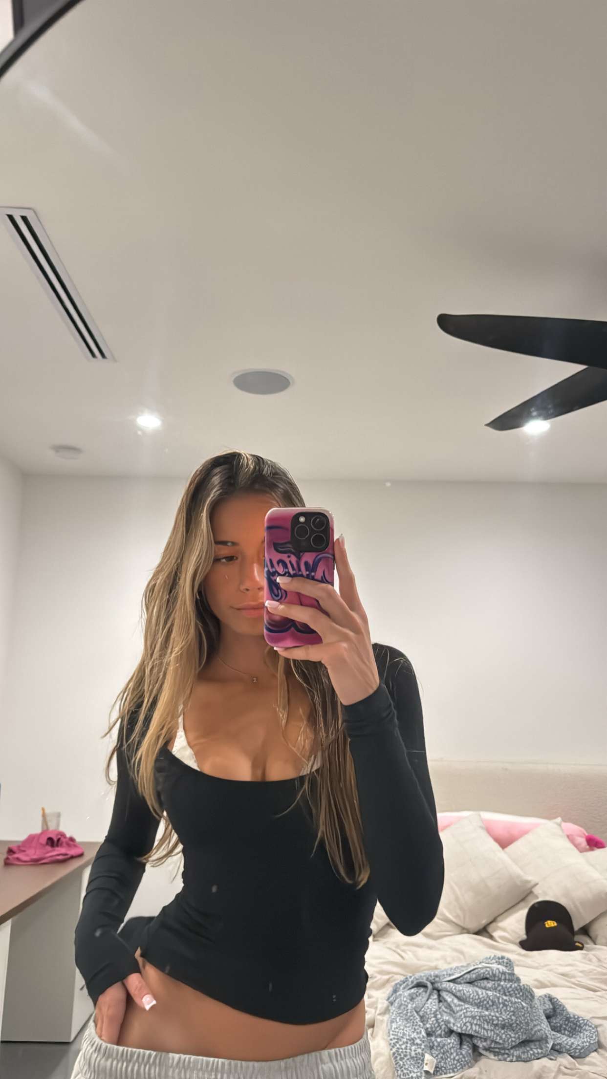 sadie.mckenna snapchat image archive image