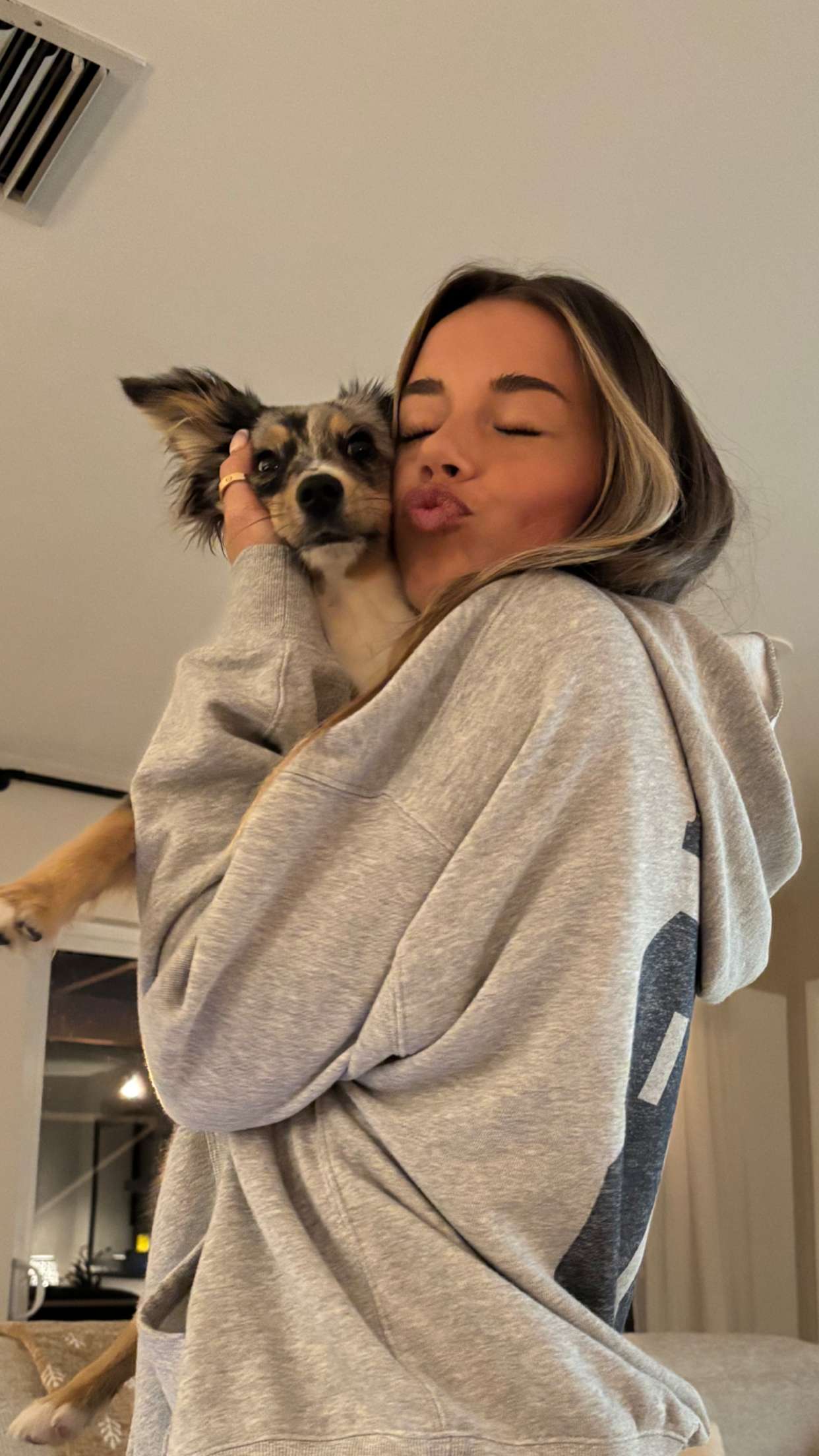 sadie.mckenna snapchat image archive image