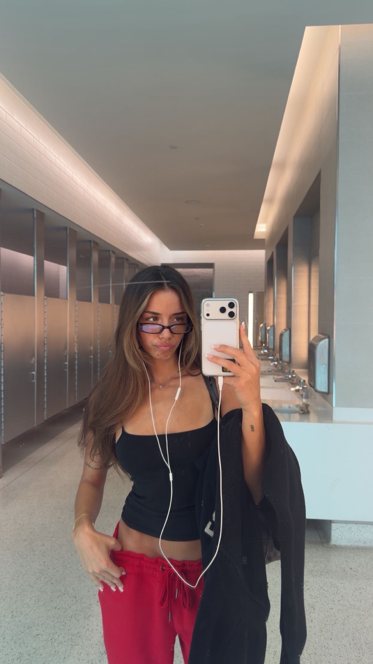 sadie.mckenna snapchat image archive image