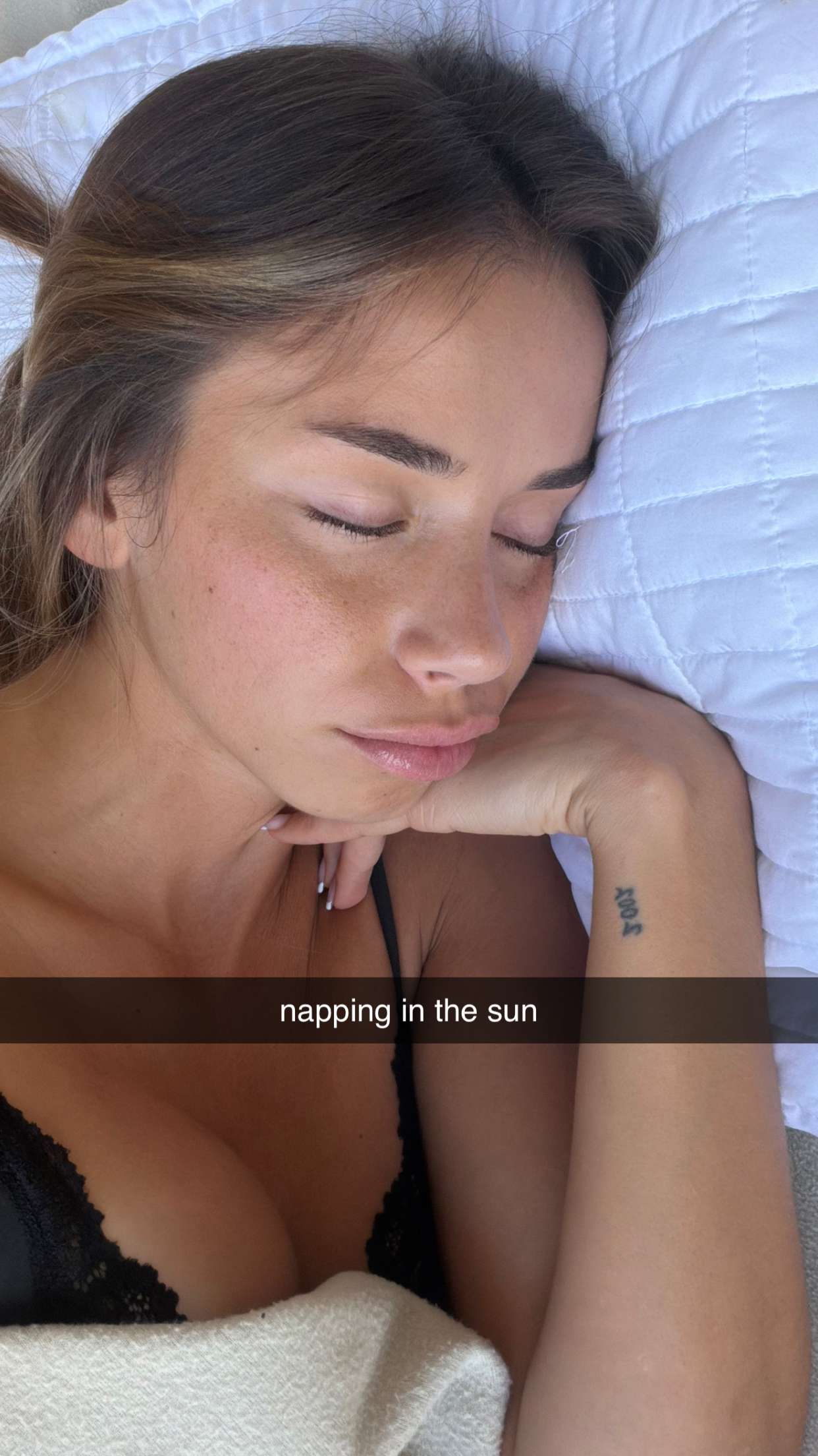 sadie.mckenna snapchat image archive image