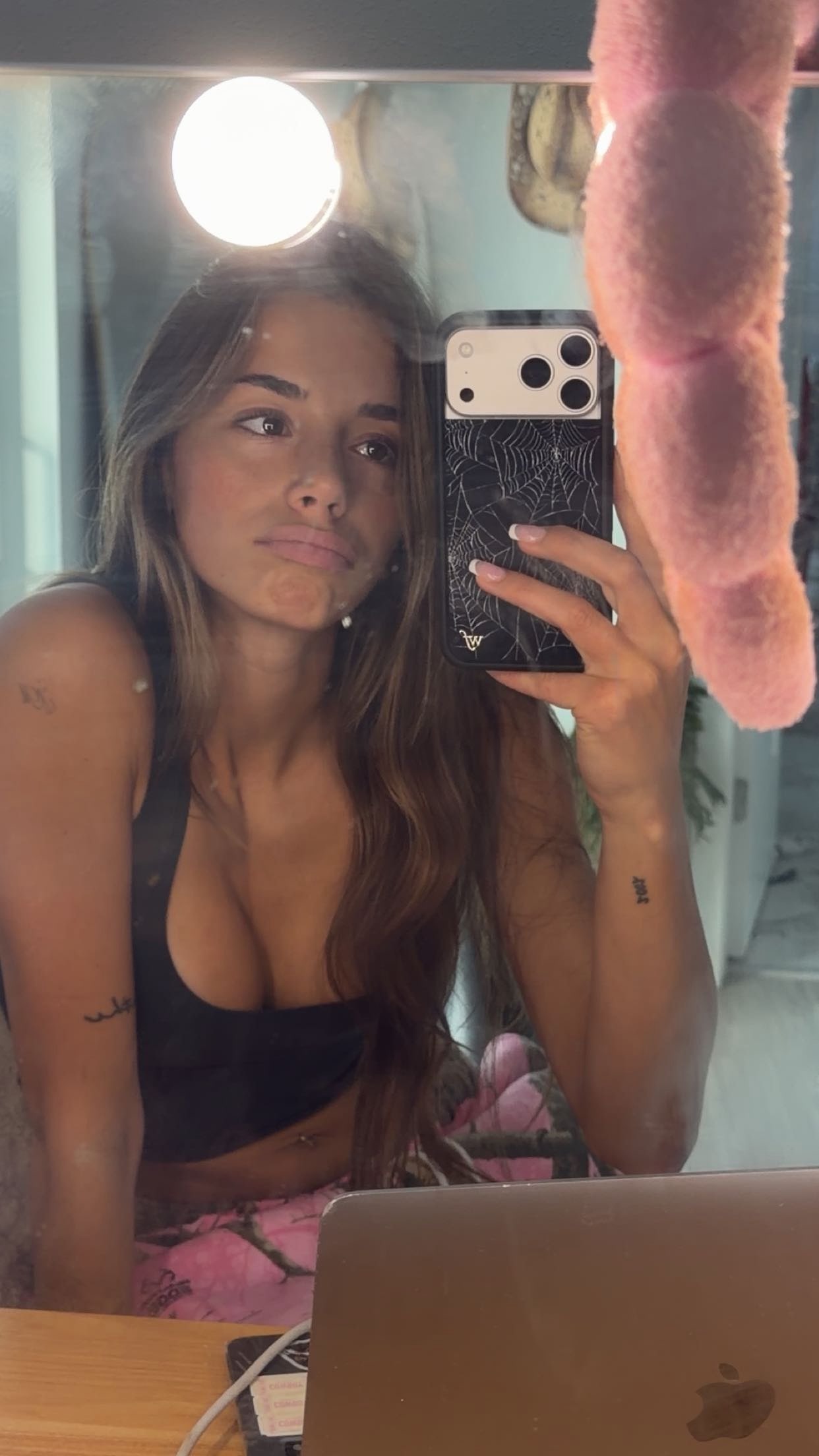 sadie.mckenna snapchat image archive image