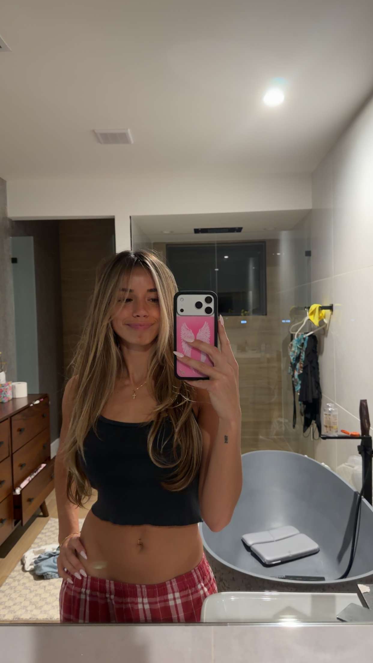 sadie.mckenna snapchat image archive image