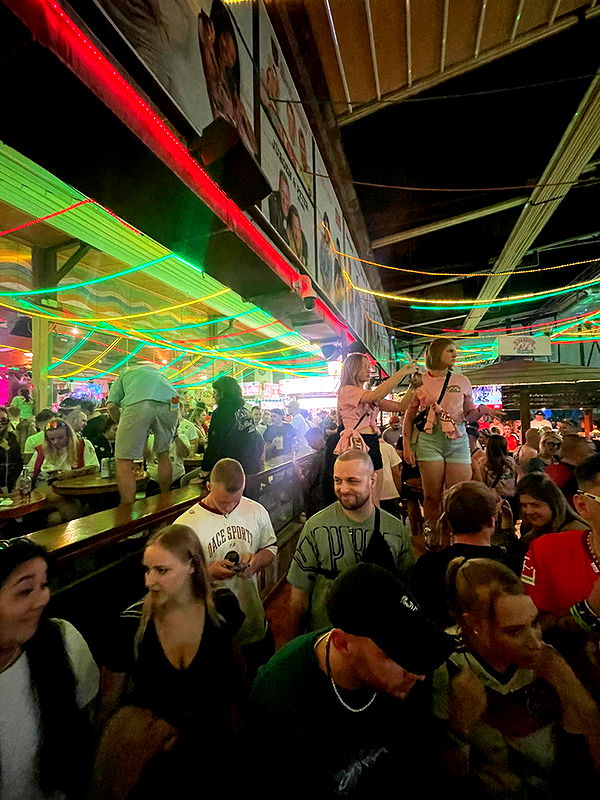 samantrasunny image ~ Altpins