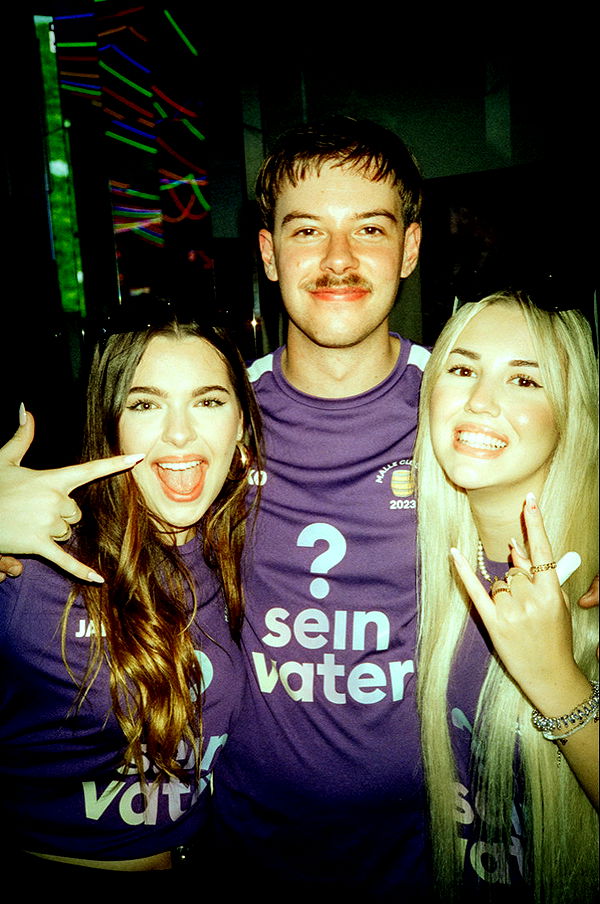 samantrasunny image ~ Altpins