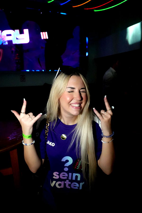 samantrasunny image ~ Altpins