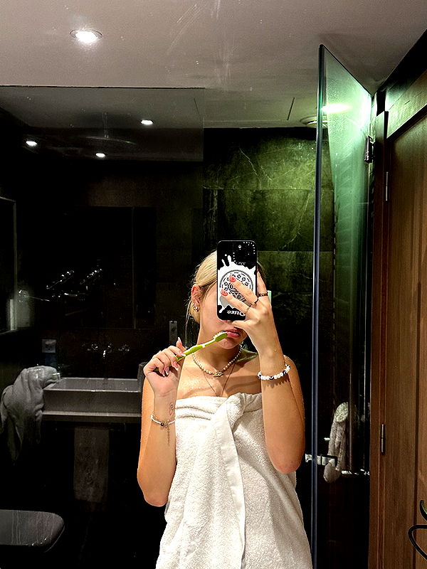 samantrasunny image ~ Altpins