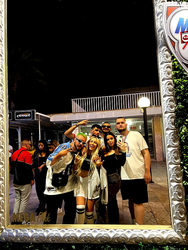 samantrasunny image ~ Altpins