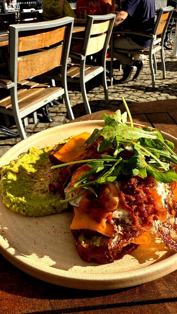 samantrasunny image ~ Altpins