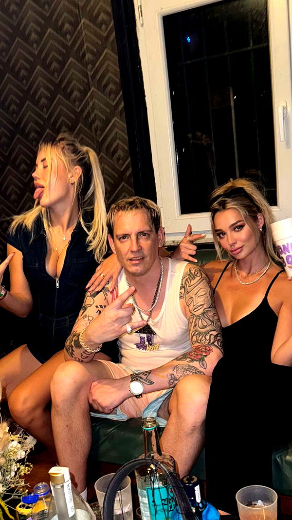 samantrasunny image ~ Altpins