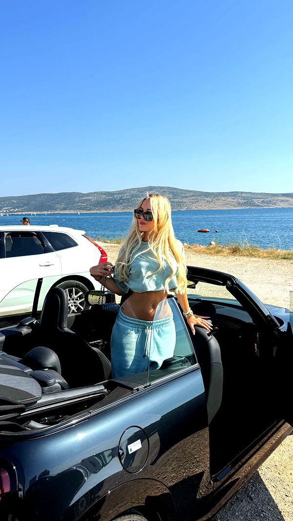 samantrasunny image ~ Altpins