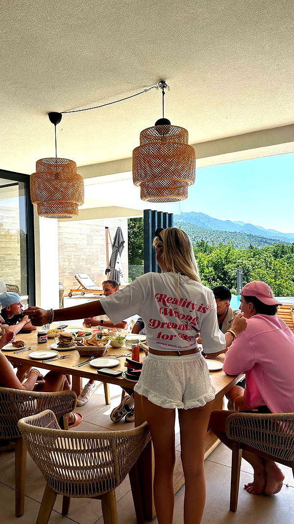 samantrasunny image ~ Altpins