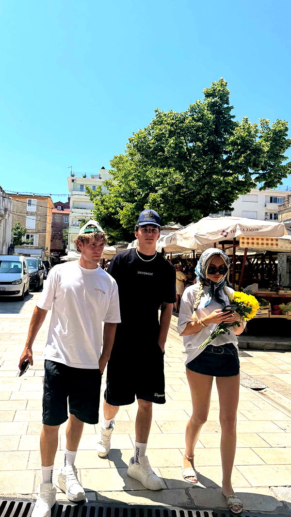 samantrasunny image ~ Altpins