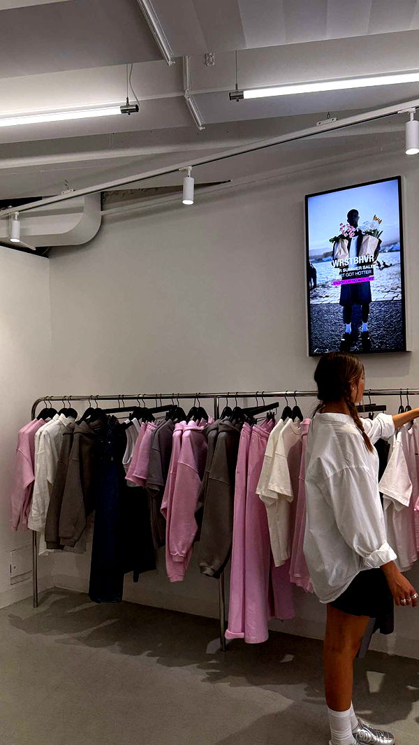 samantrasunny image ~ Altpins