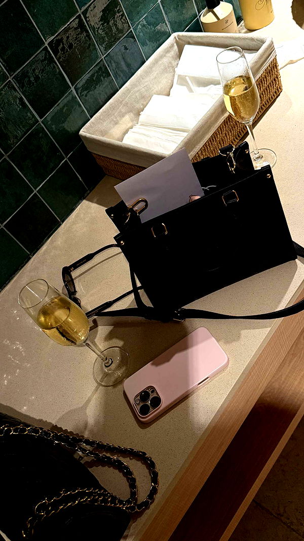 samantrasunny image ~ Altpins