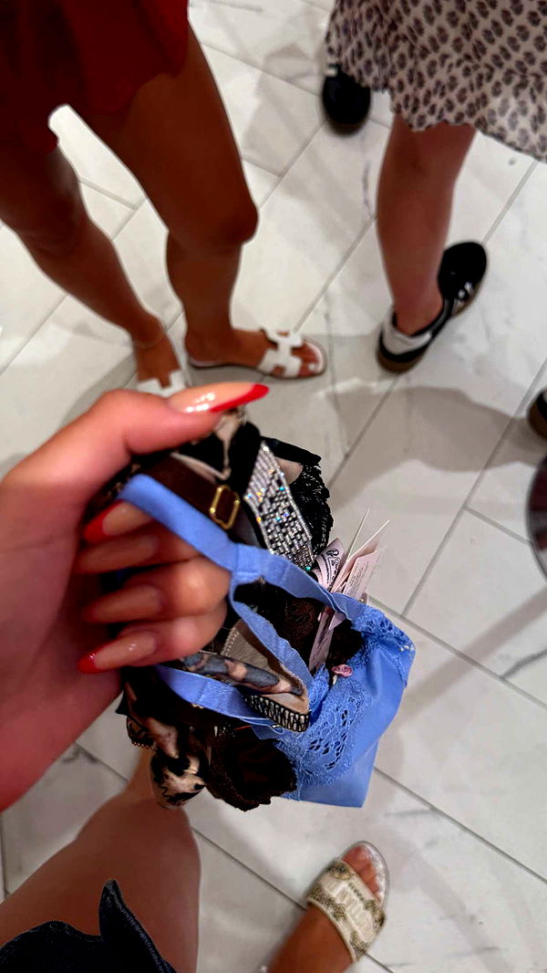 samantrasunny image ~ Altpins