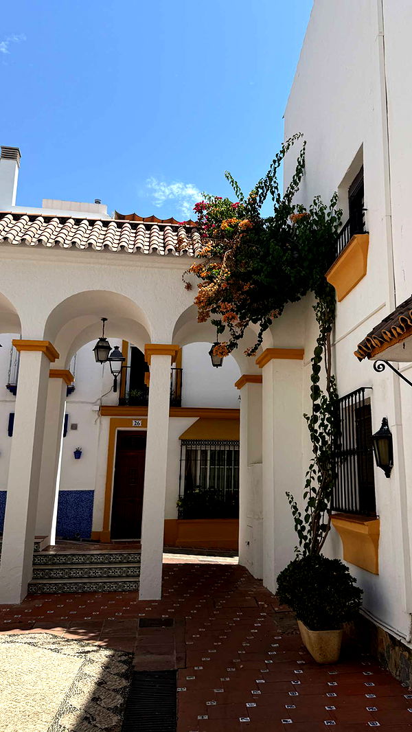 samantrasunny image ~ Altpins