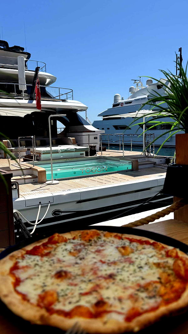 samantrasunny image ~ Altpins