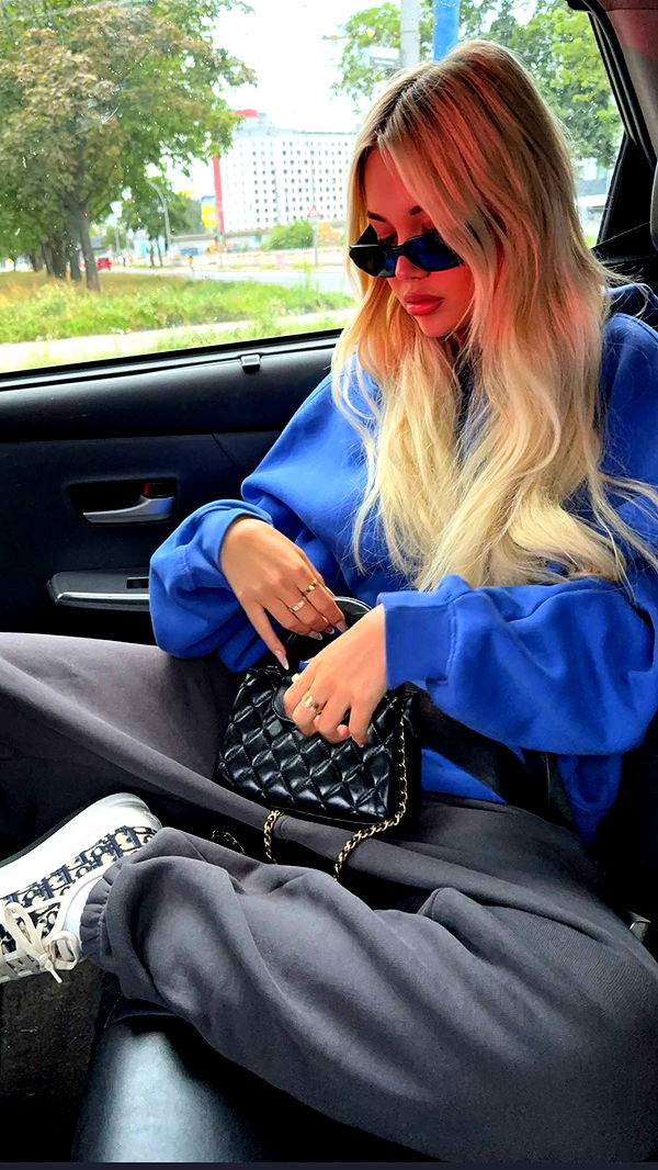 samantrasunny image ~ Altpins