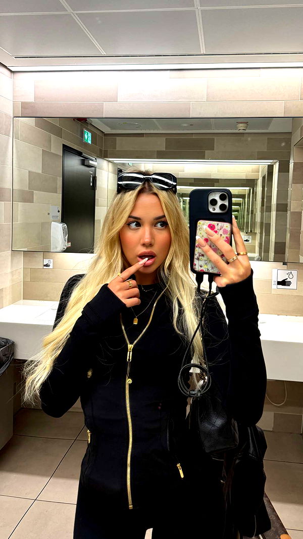 samantrasunny image ~ Altpins