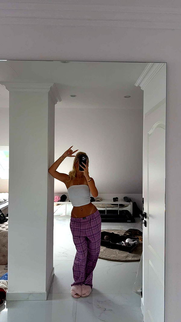 samantrasunny image ~ Altpins