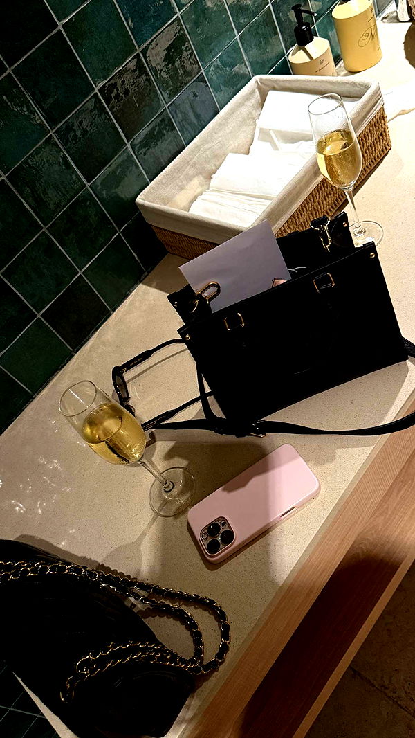 samantrasunny image ~ Altpins