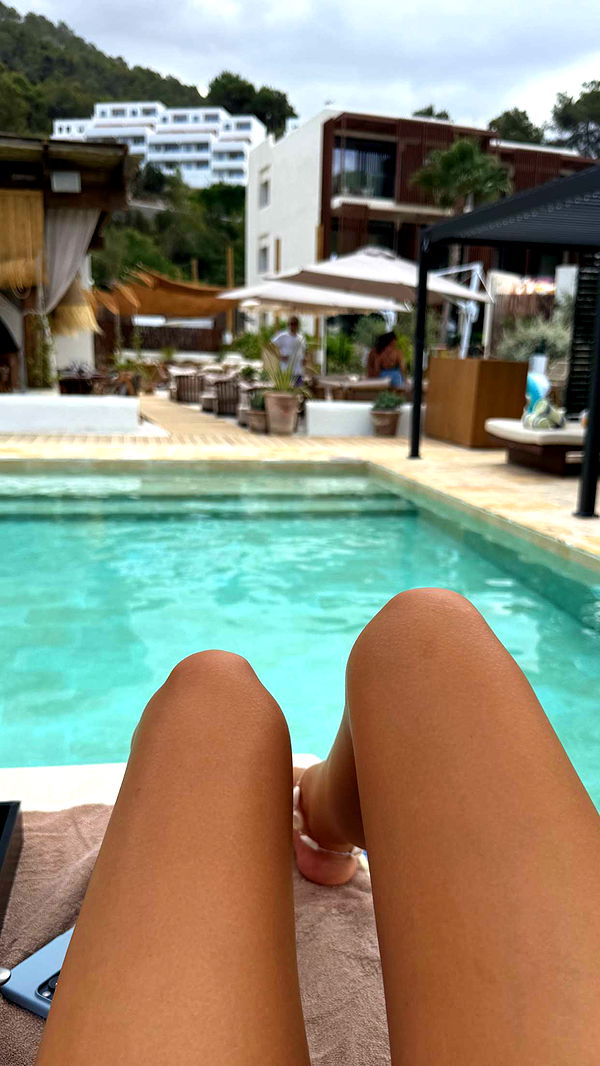 samantrasunny image ~ Altpins