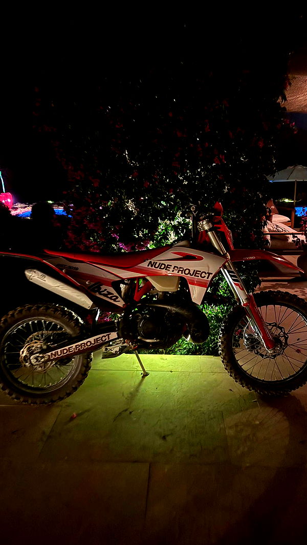 samantrasunny image ~ Altpins