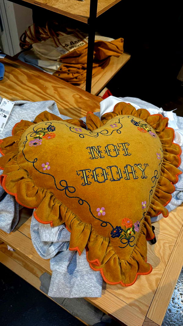 samantrasunny image ~ Altpins