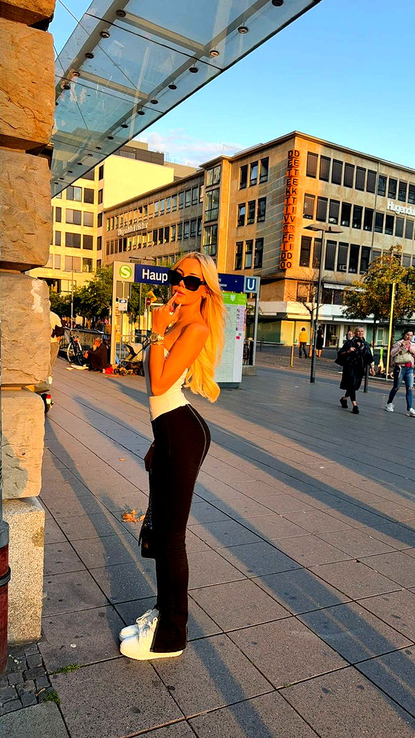 samantrasunny image ~ Altpins