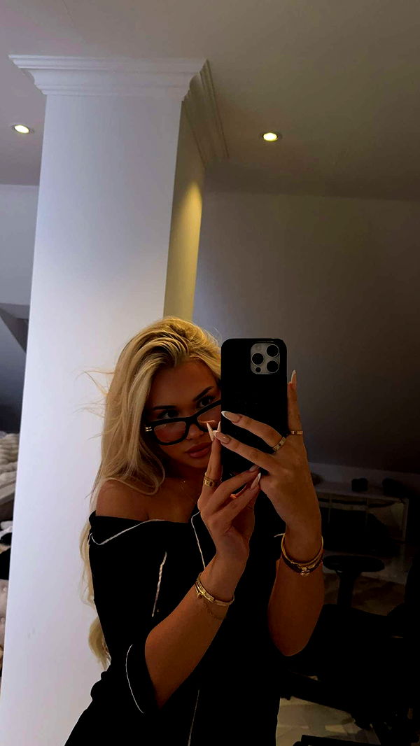 samantrasunny image ~ Altpins