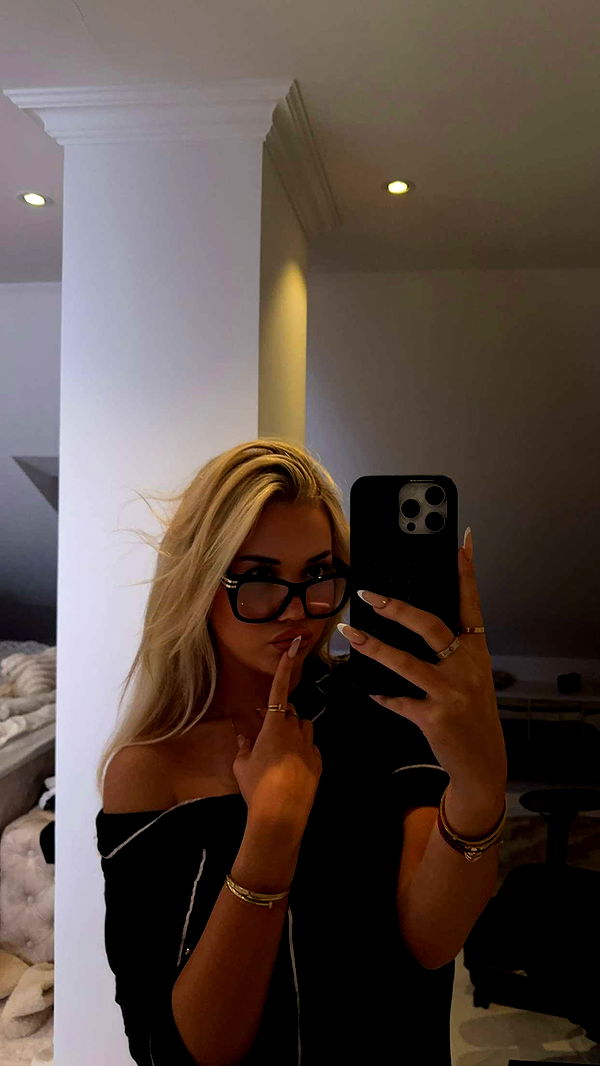 samantrasunny image ~ Altpins