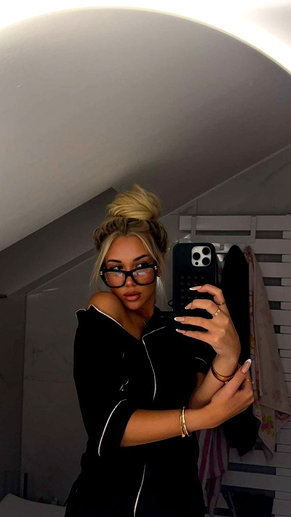 samantrasunny image ~ Altpins