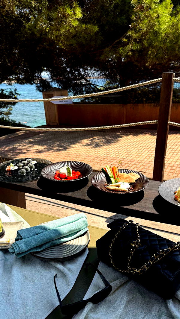 samantrasunny image ~ Altpins