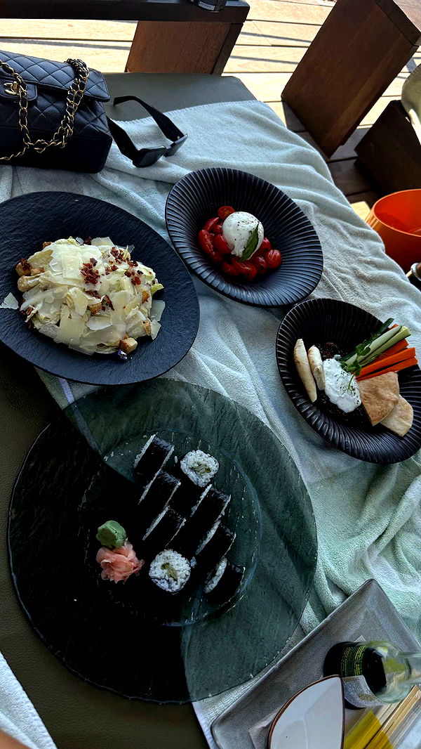 samantrasunny image ~ Altpins