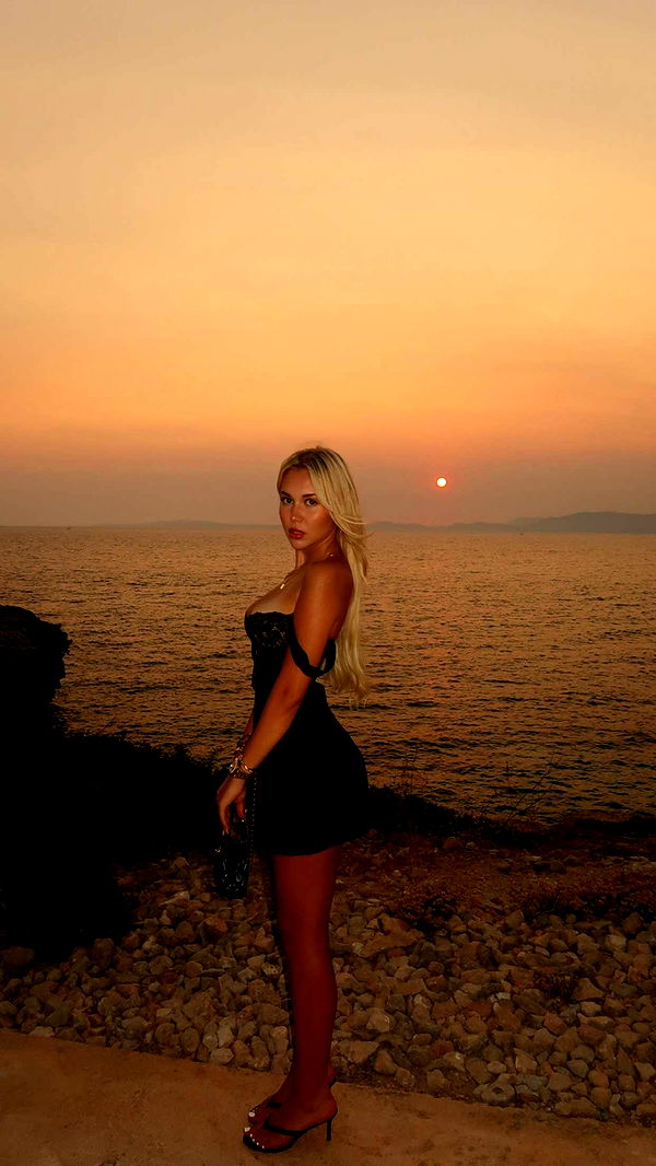 samantrasunny image ~ Altpins