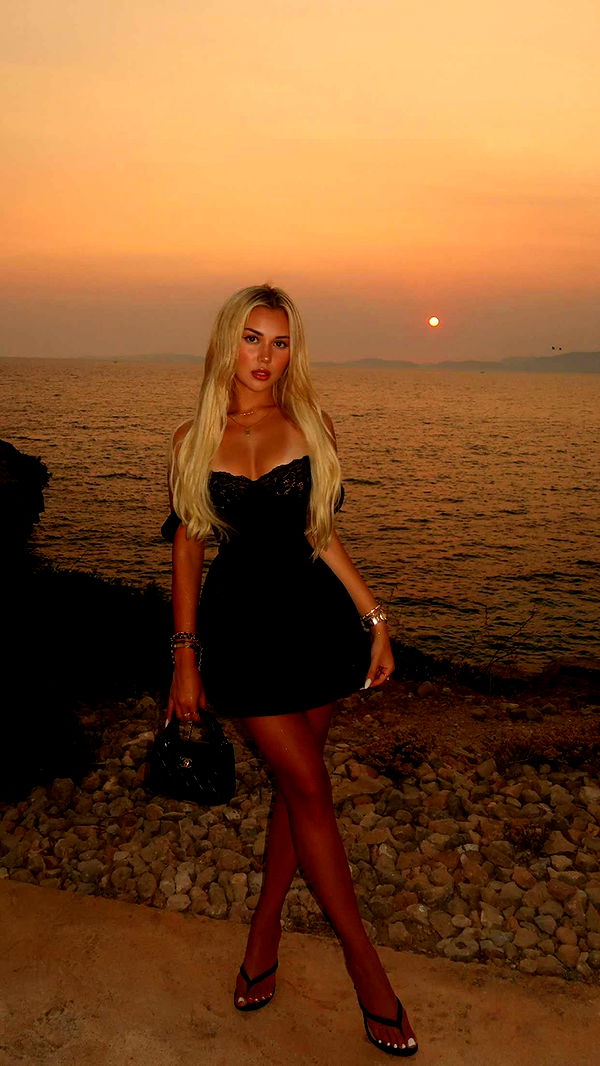 samantrasunny image ~ Altpins