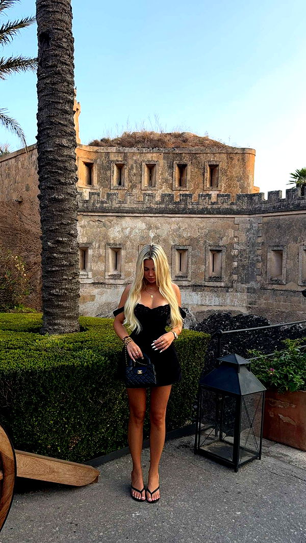 samantrasunny image ~ Altpins