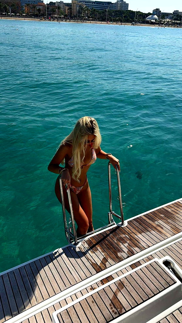 samantrasunny image ~ Altpins