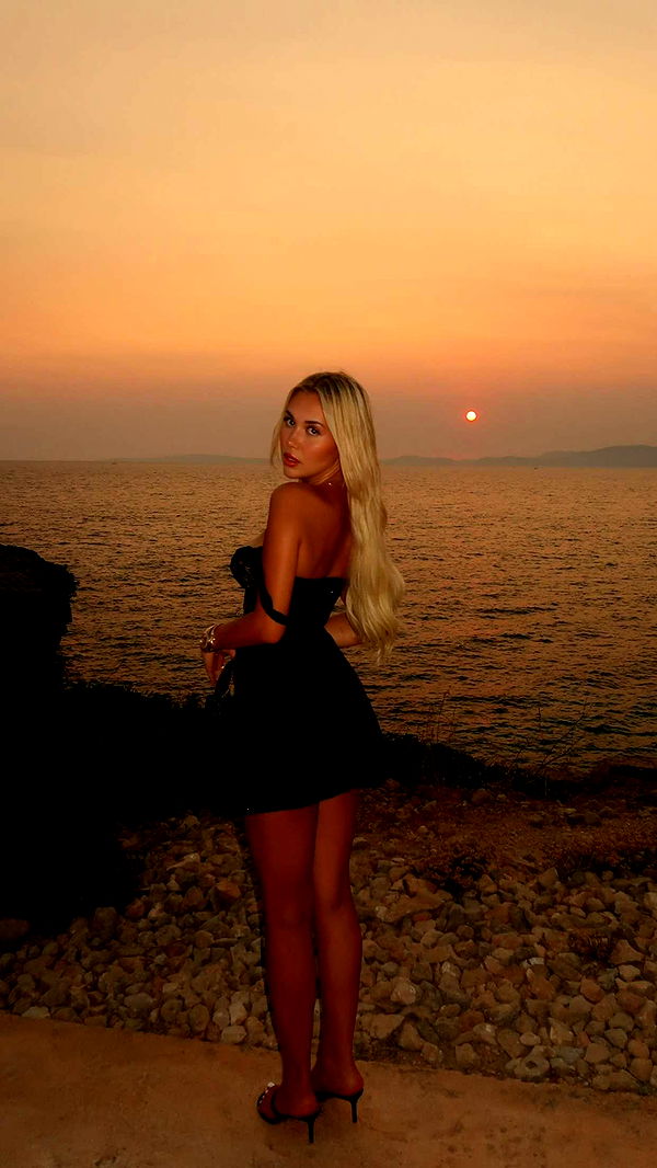 samantrasunny image ~ Altpins