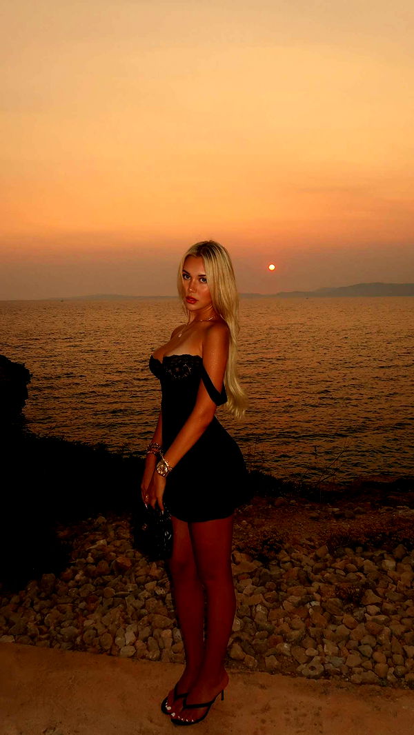 samantrasunny image ~ Altpins