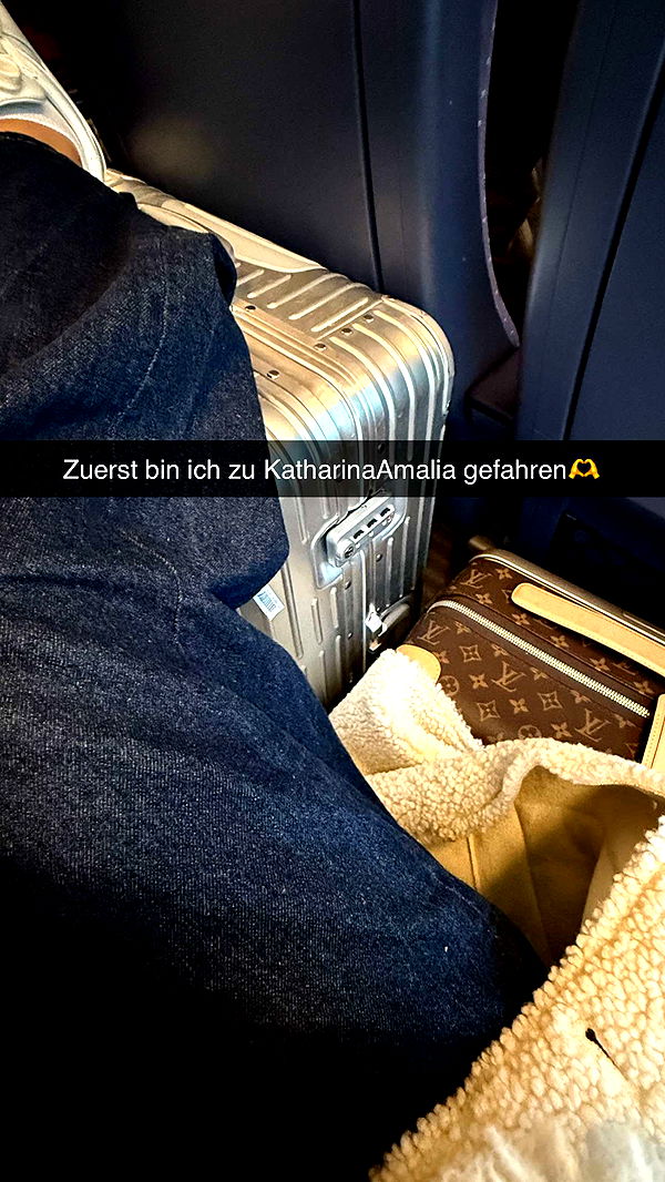 samantrasunny image ~ Altpins