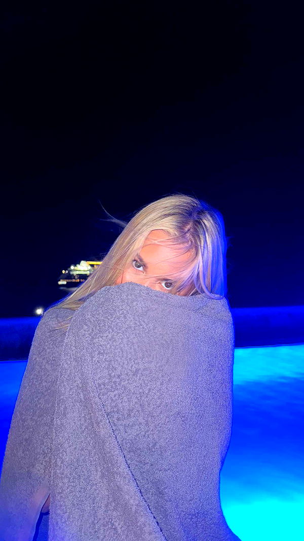 samantrasunny image ~ Altpins