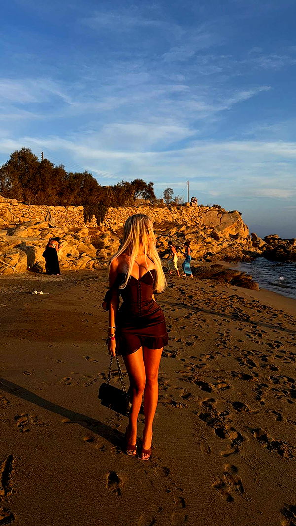 samantrasunny image ~ Altpins