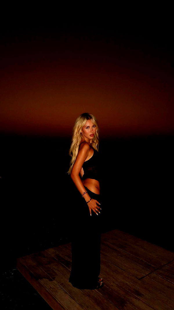 samantrasunny image ~ Altpins