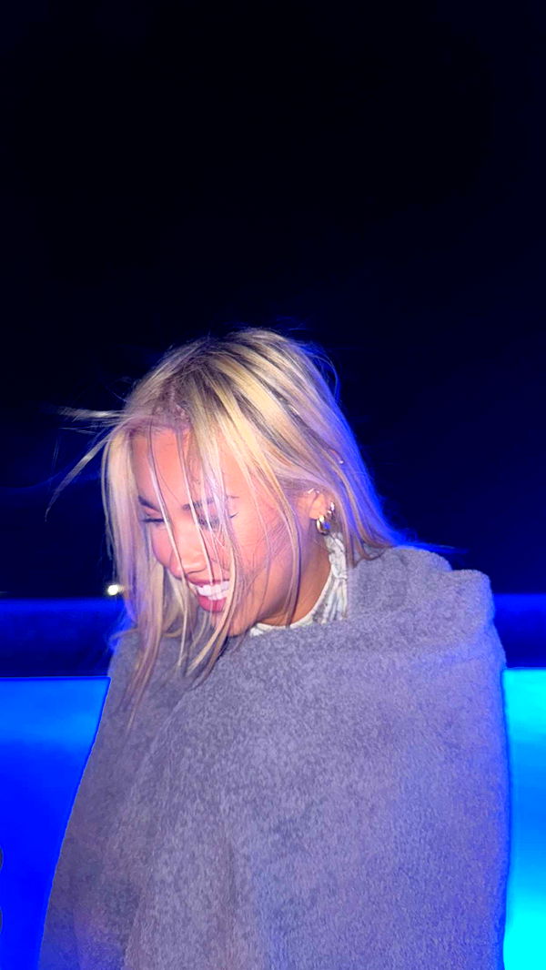 samantrasunny image ~ Altpins