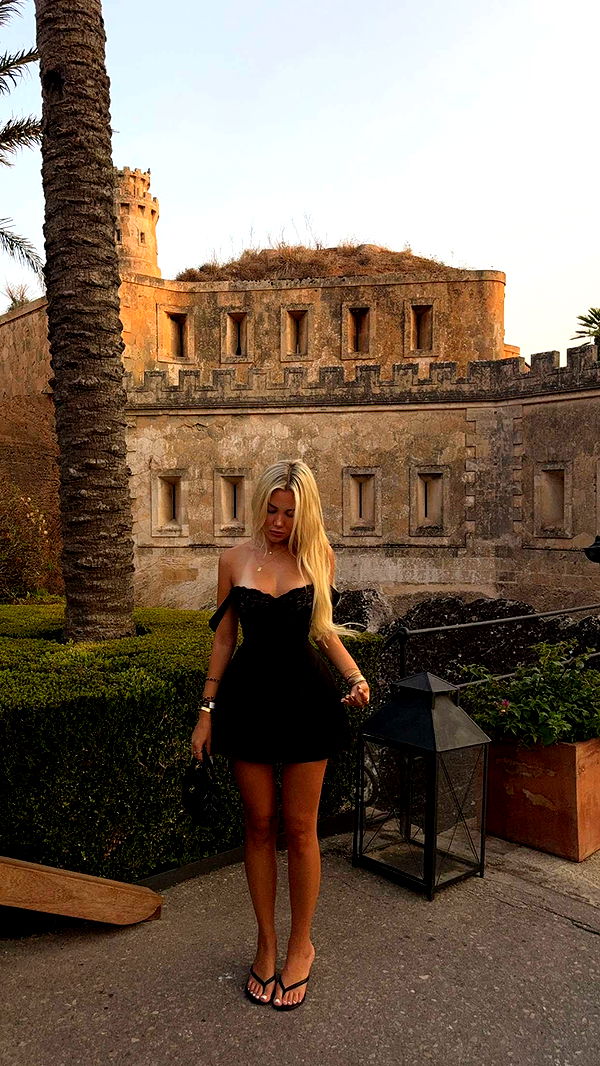 samantrasunny image ~ Altpins