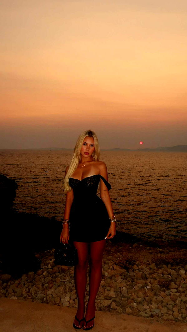 samantrasunny image ~ Altpins